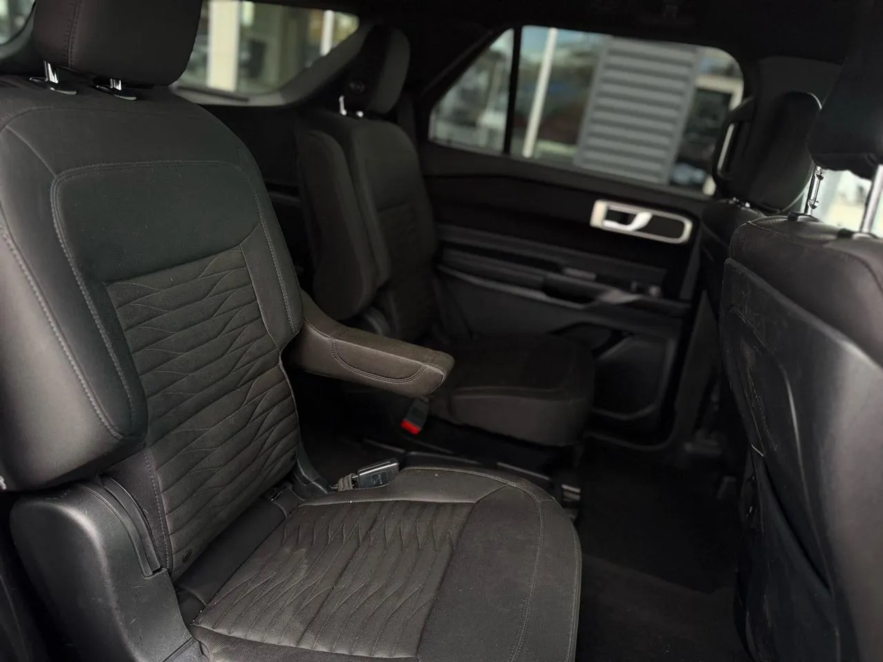 Ford Explorer photo 15