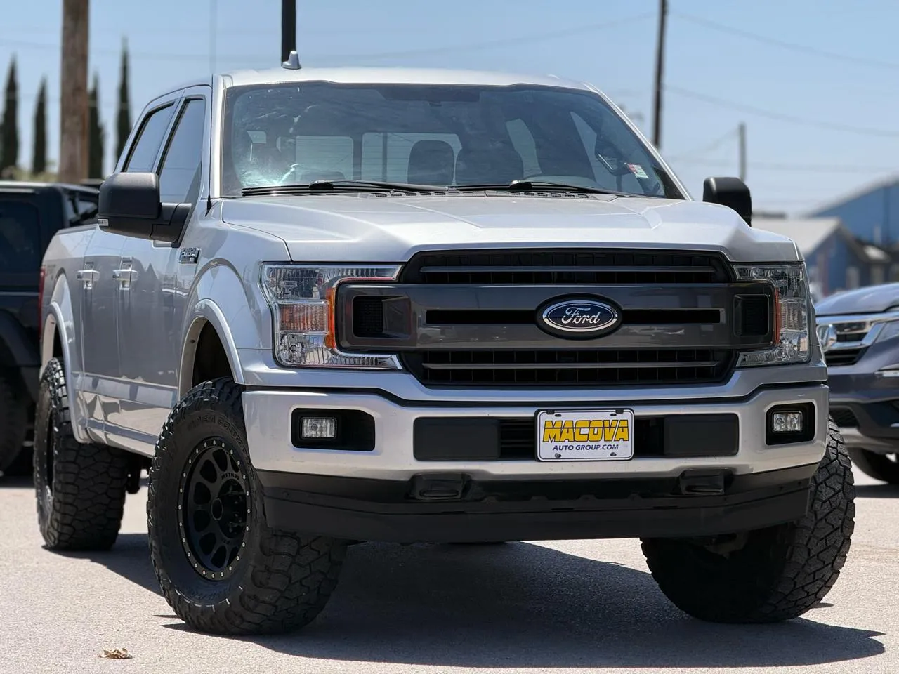 Ford F-150 photo 2
