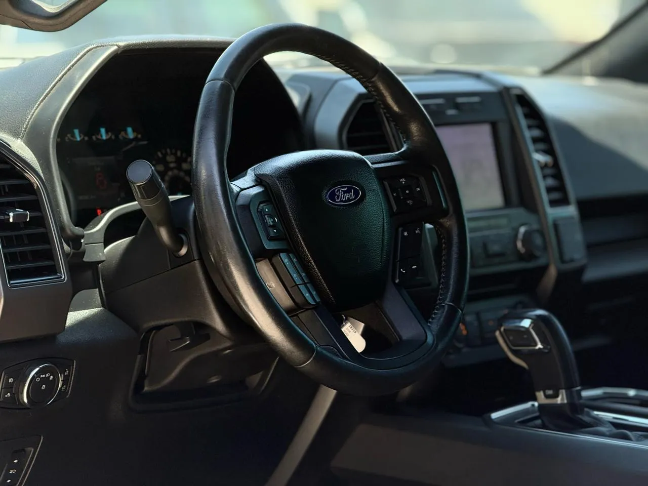 Ford F-150 photo 9