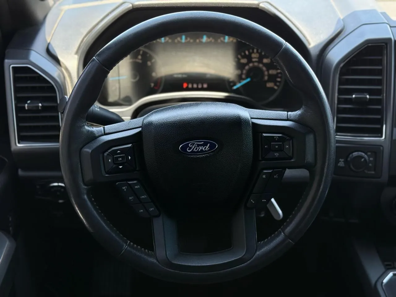 Ford F-150 photo 18