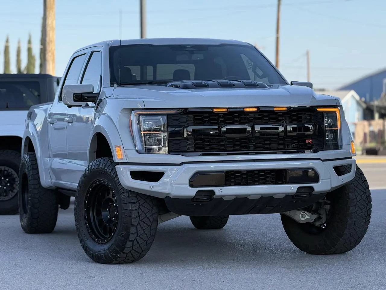 Ford F-150 photo 2