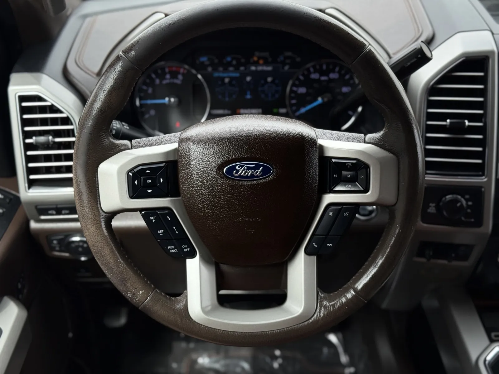 Ford F-250 photo 17