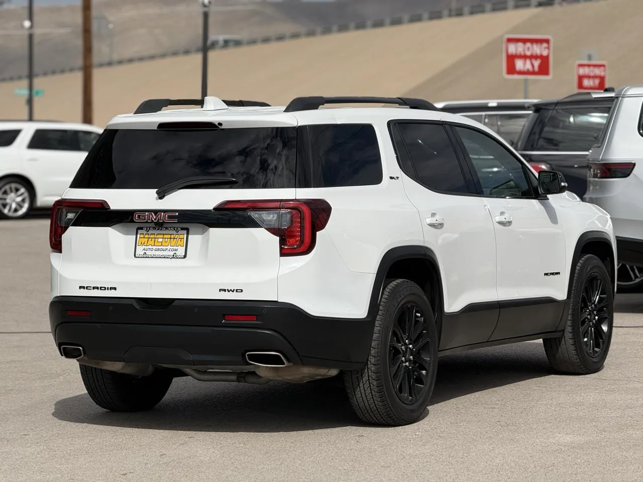 GMC Acadia photo 7