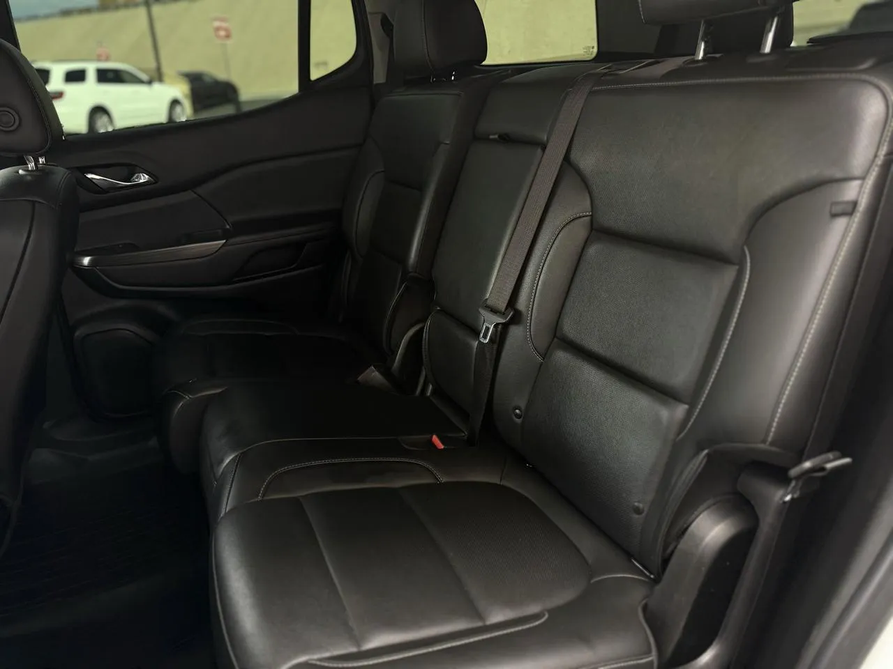 GMC Acadia photo 10