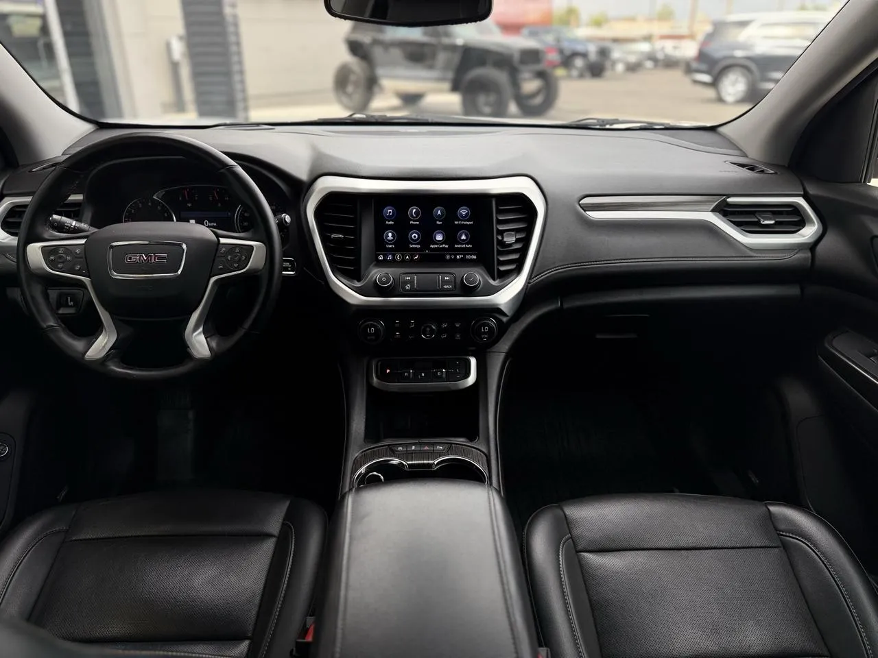 GMC Acadia photo 16
