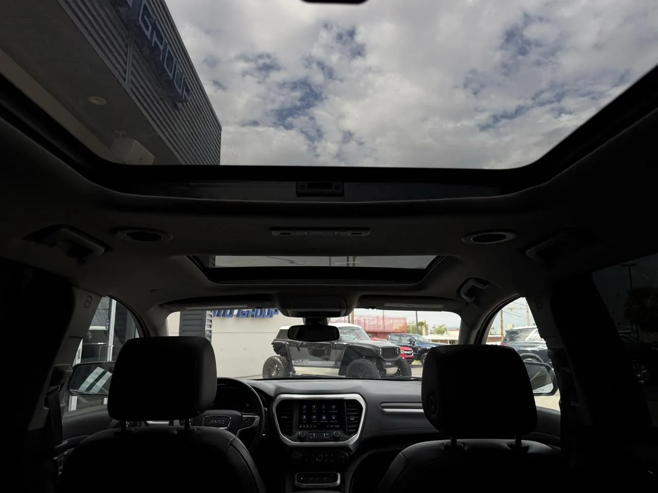 GMC Acadia photo 19