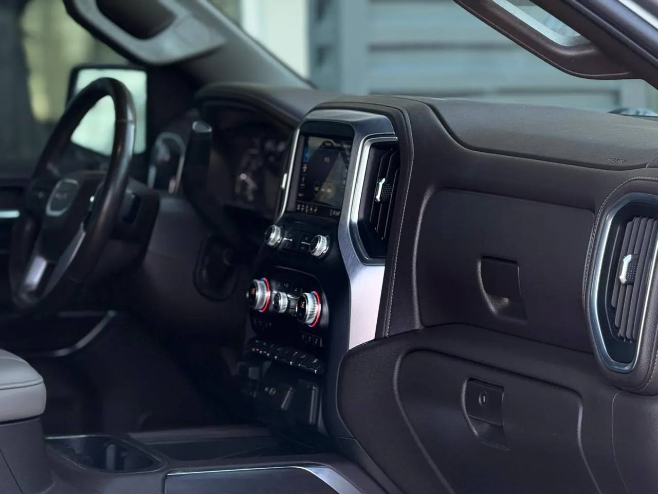 GMC Sierra photo 12