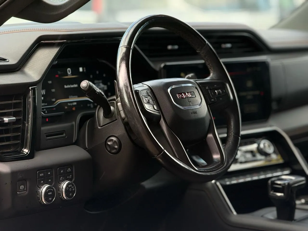 GMC Sierra photo 10