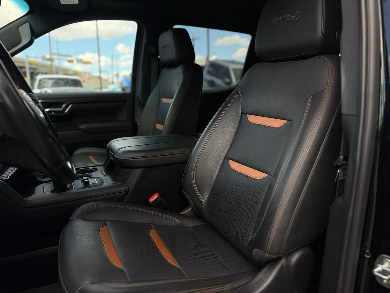 GMC Sierra photo 11