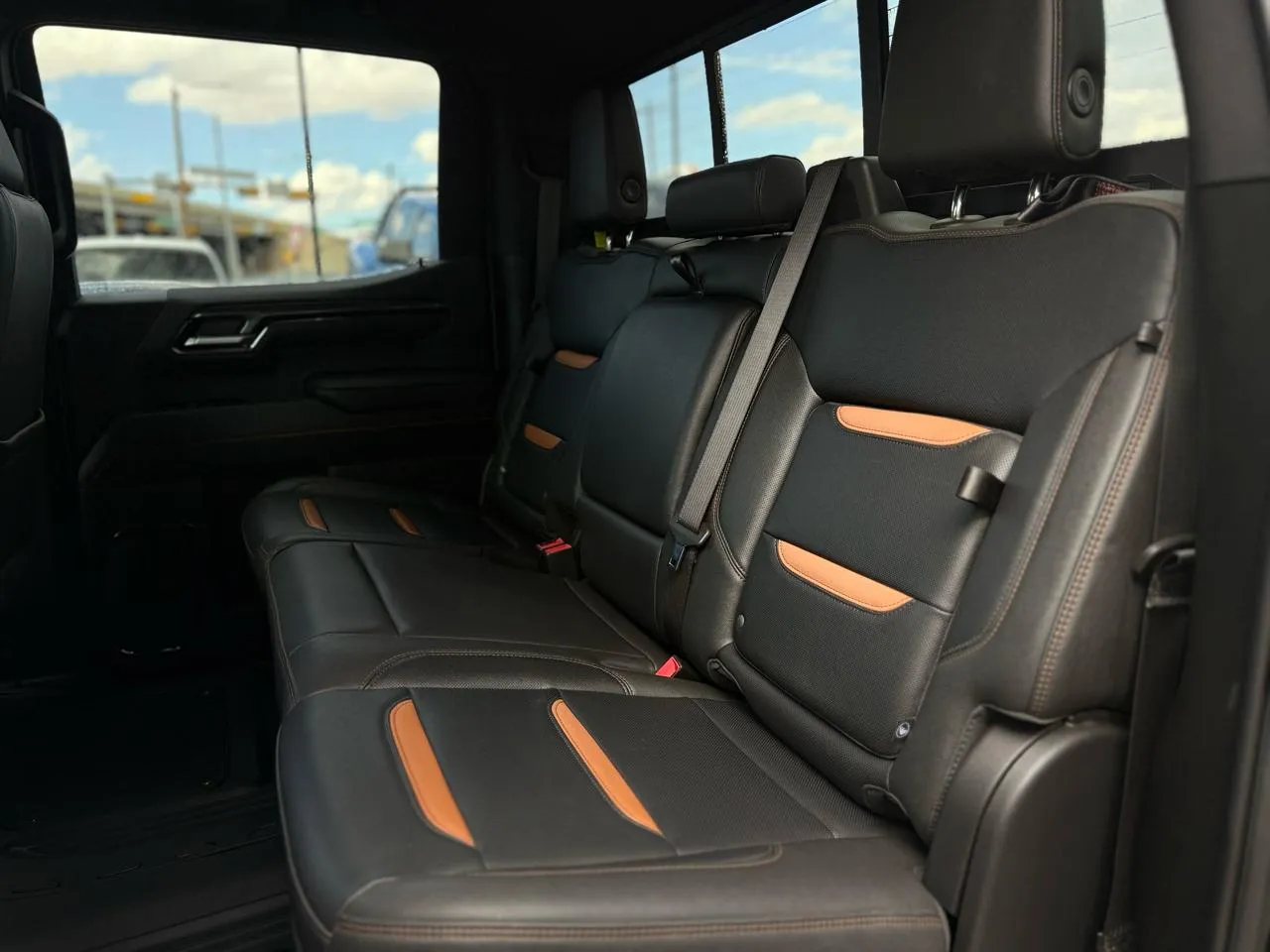 GMC Sierra photo 12