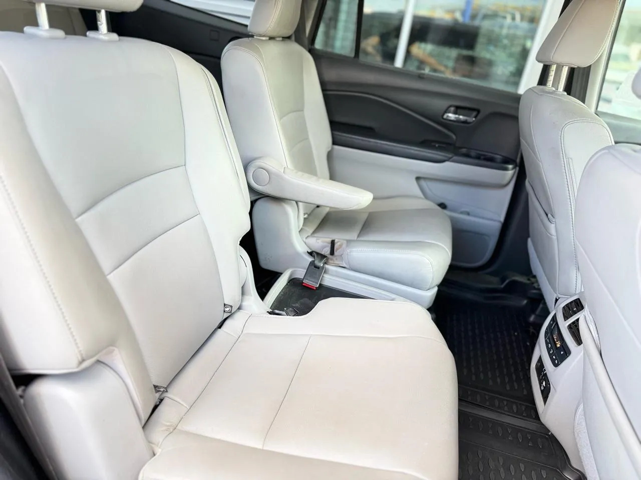 Honda Pilot photo 16