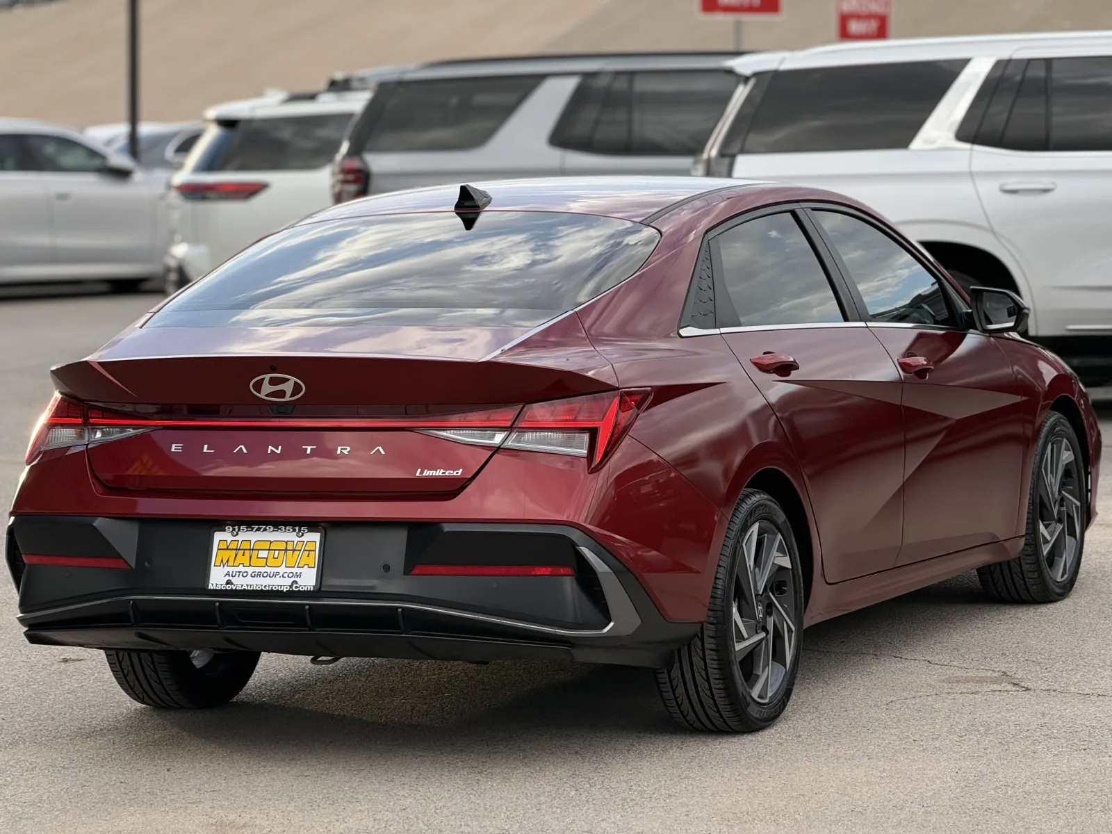 Hyundai Elantra photo 7