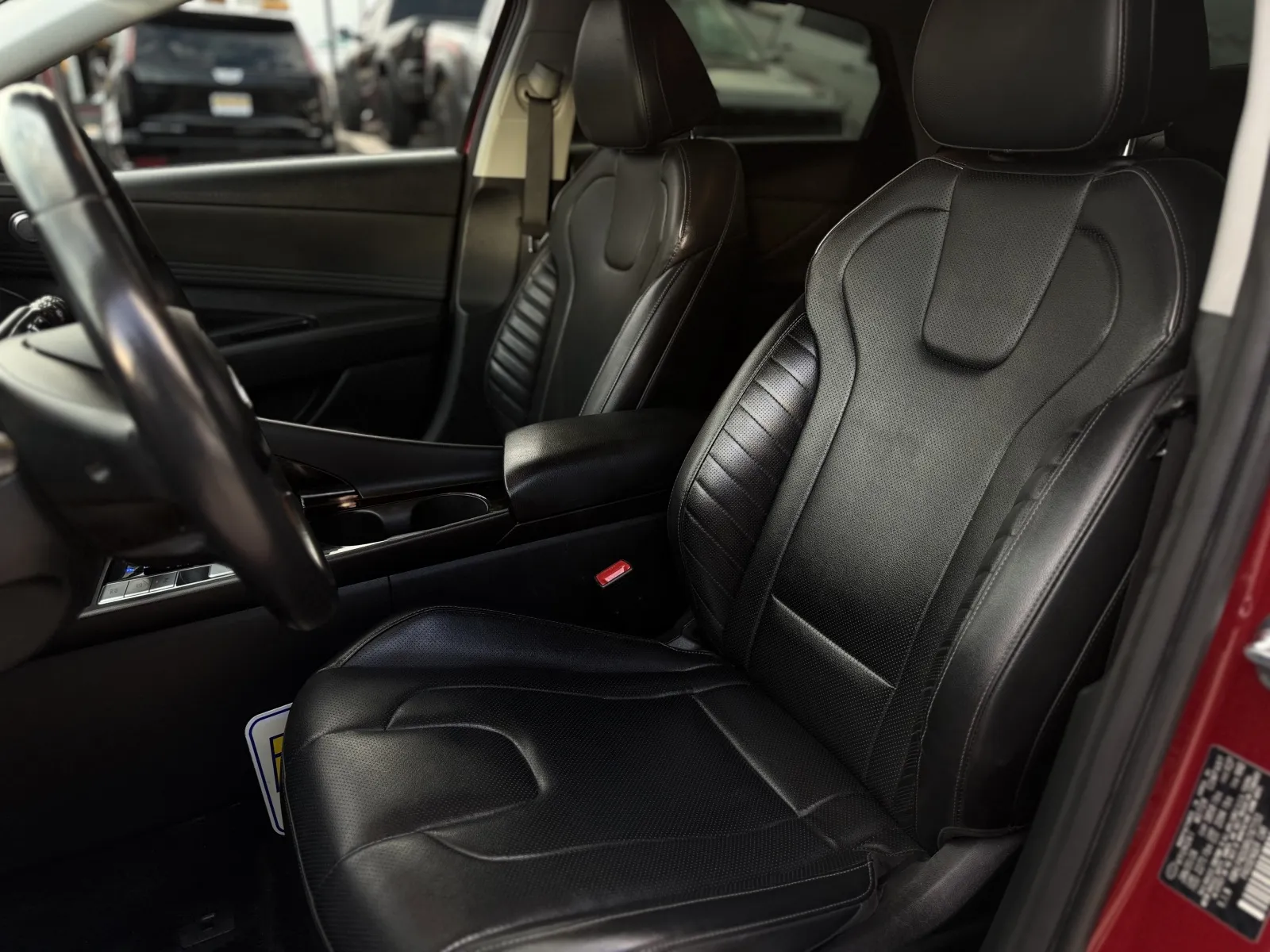Hyundai Elantra photo 9