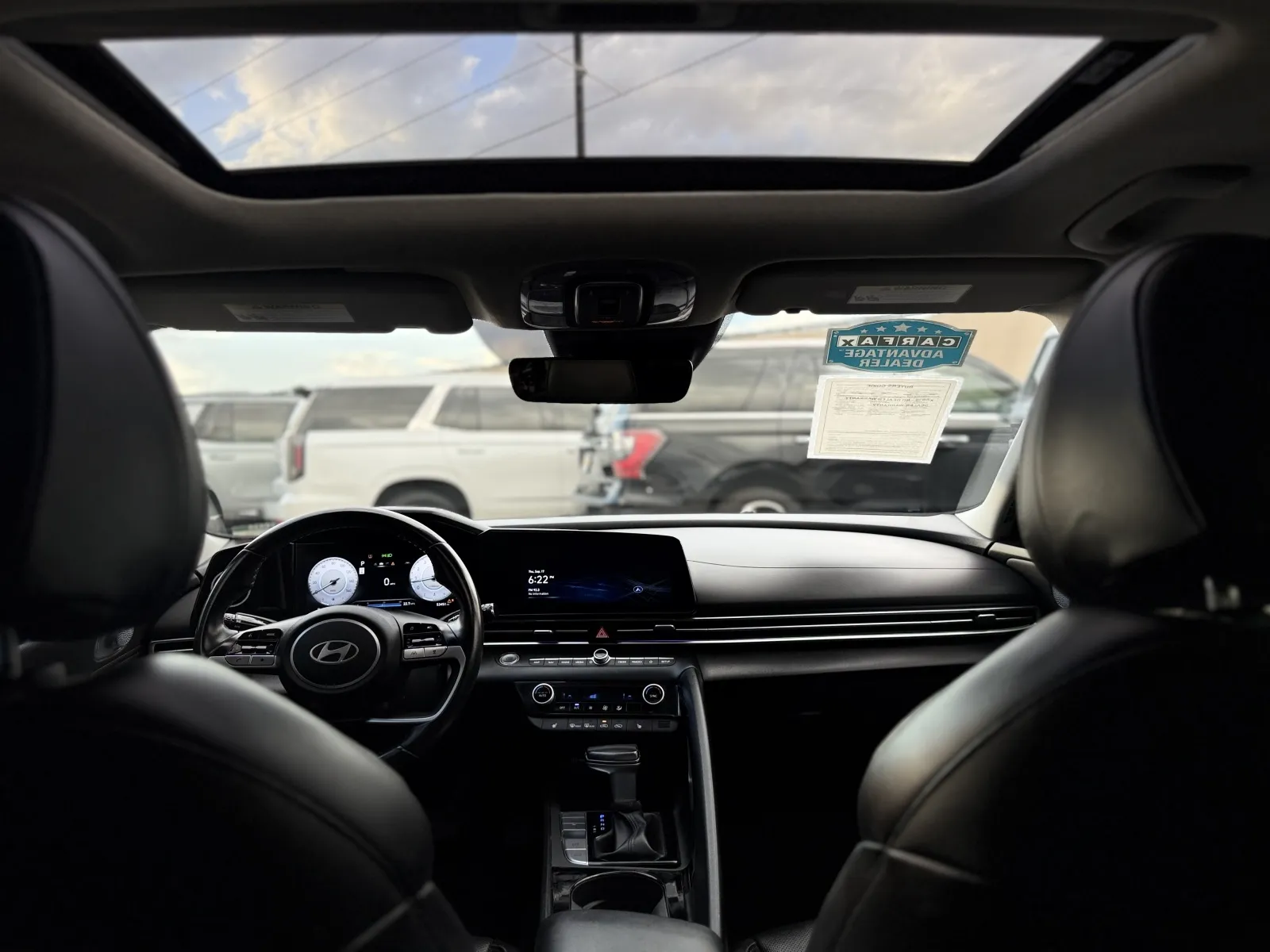 Hyundai Elantra photo 18