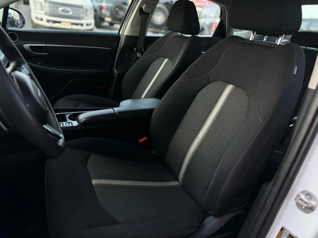 Hyundai Sonata photo 9