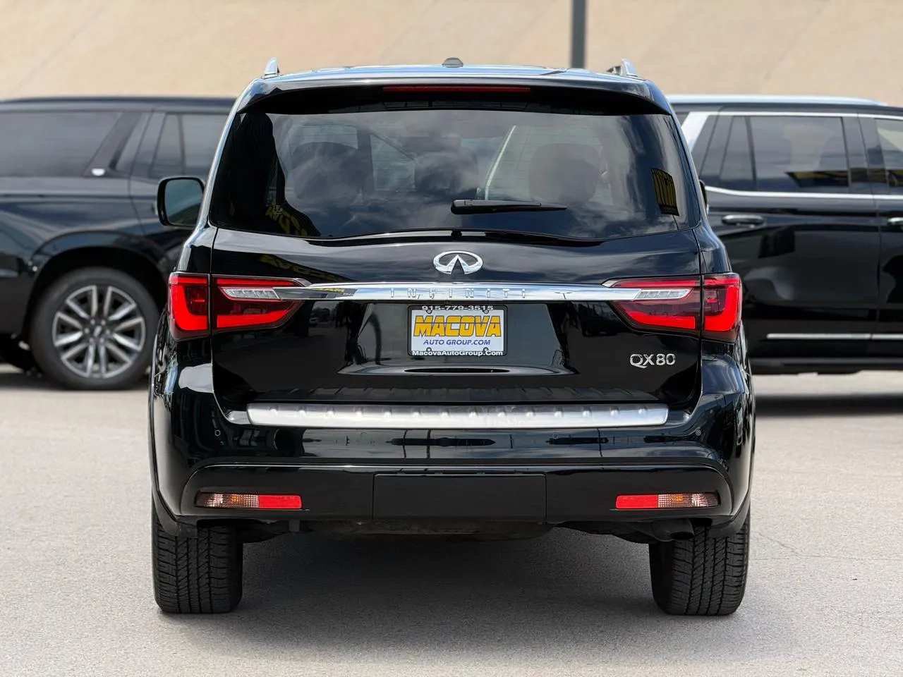 Infiniti QX80 photo 6