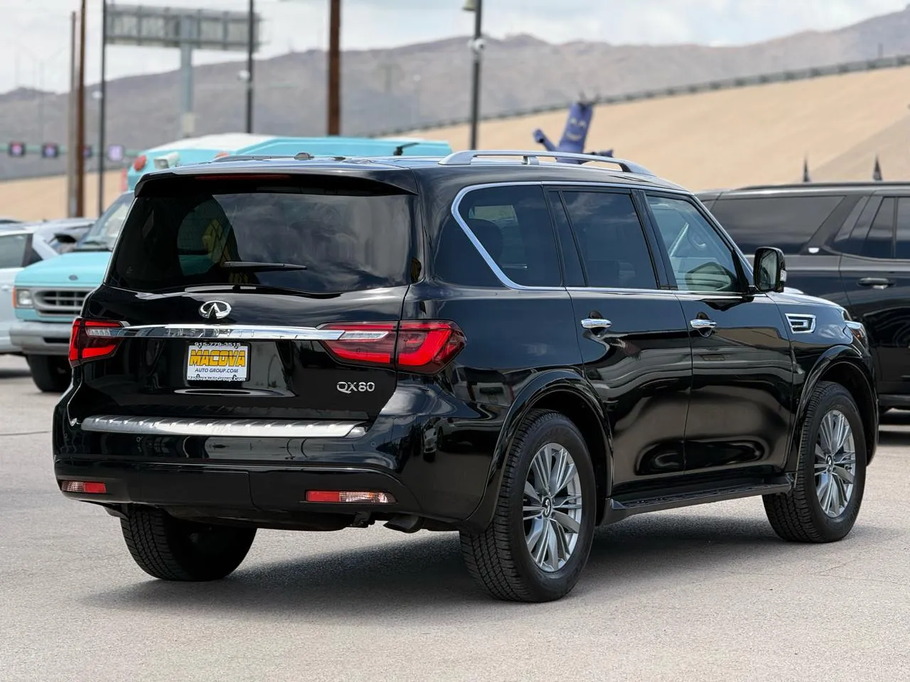 Infiniti QX80 photo 7