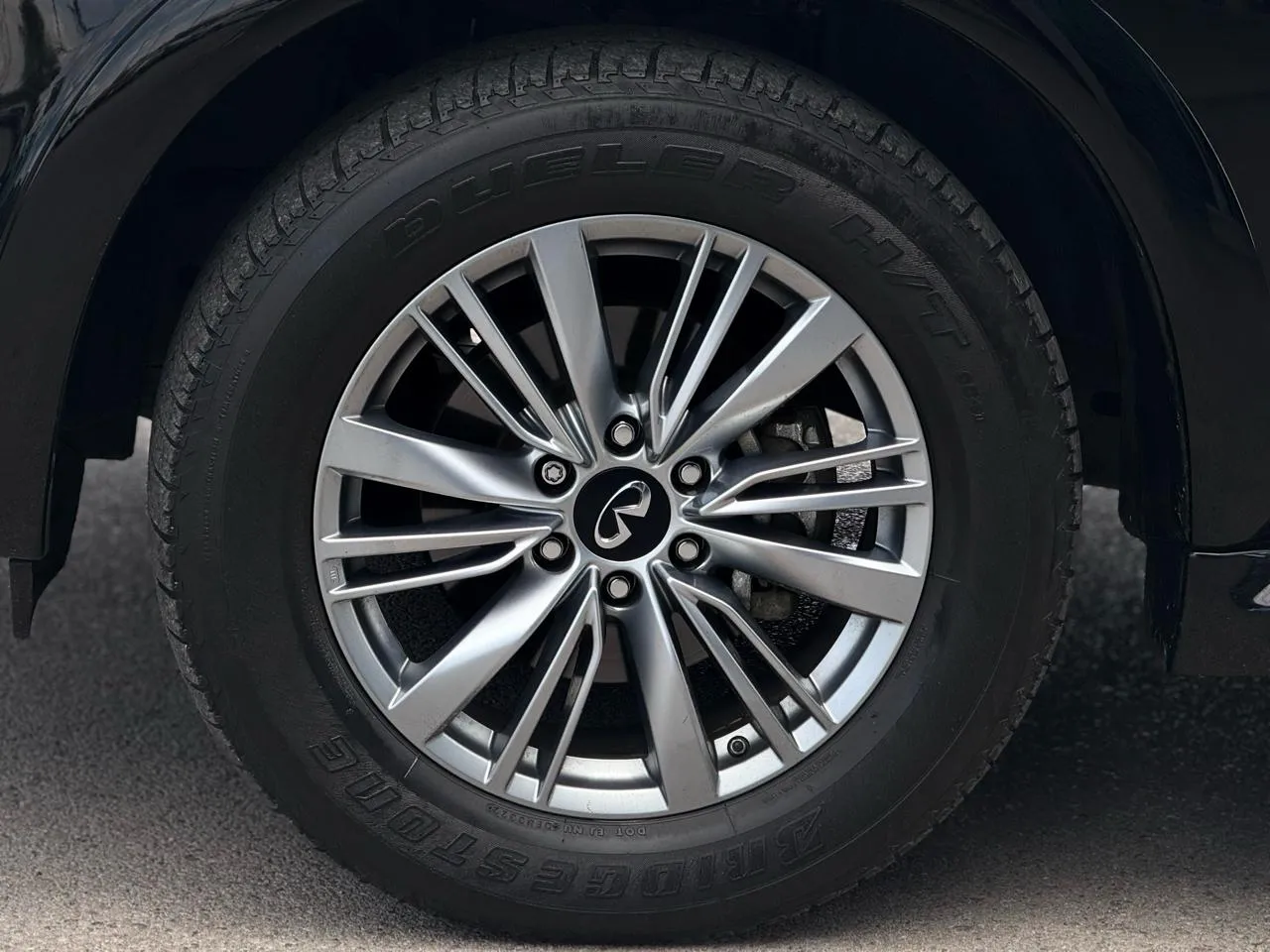 Infiniti QX80 photo 8