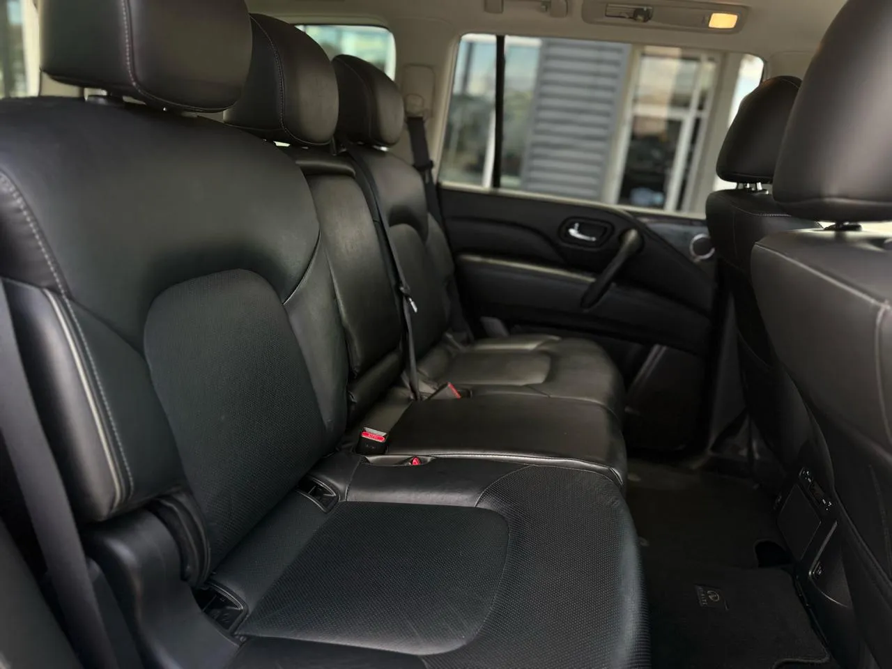 Infiniti QX80 photo 15