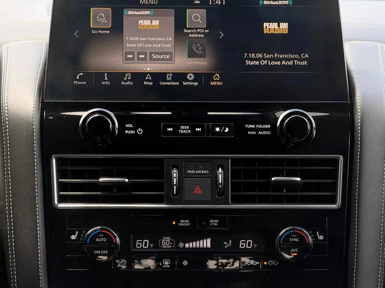 Infiniti QX80 photo 17