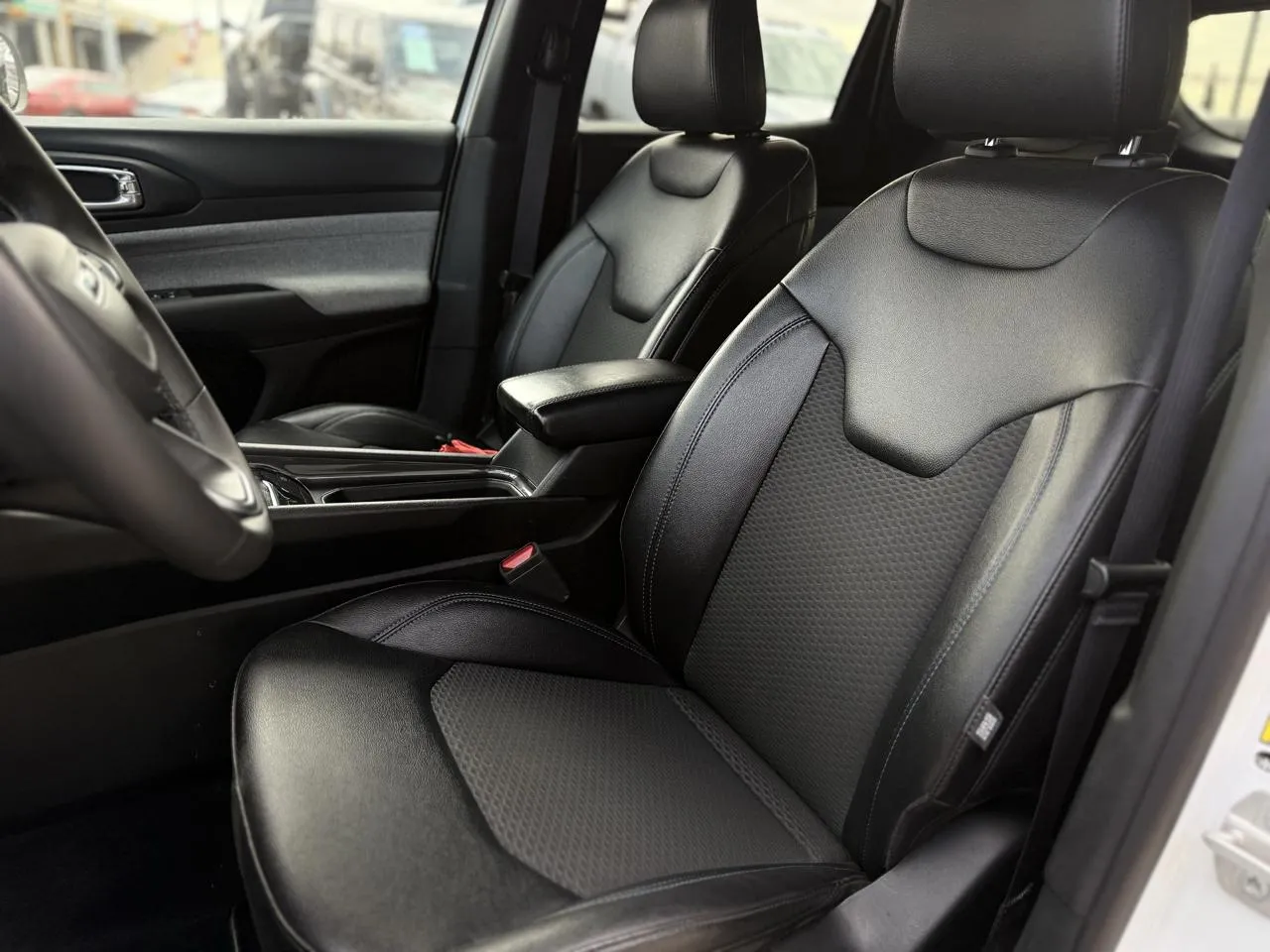 Jeep Compass photo 10