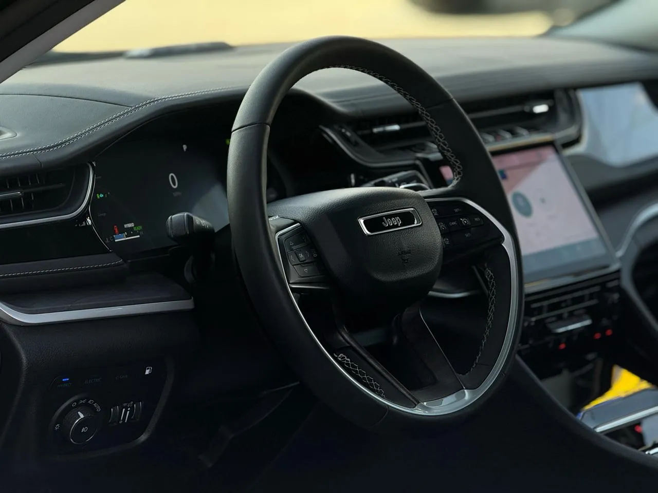 Jeep Grand Cherokee photo 8