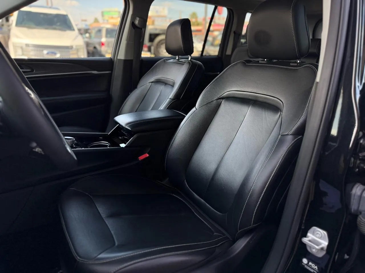Jeep Grand Cherokee photo 9