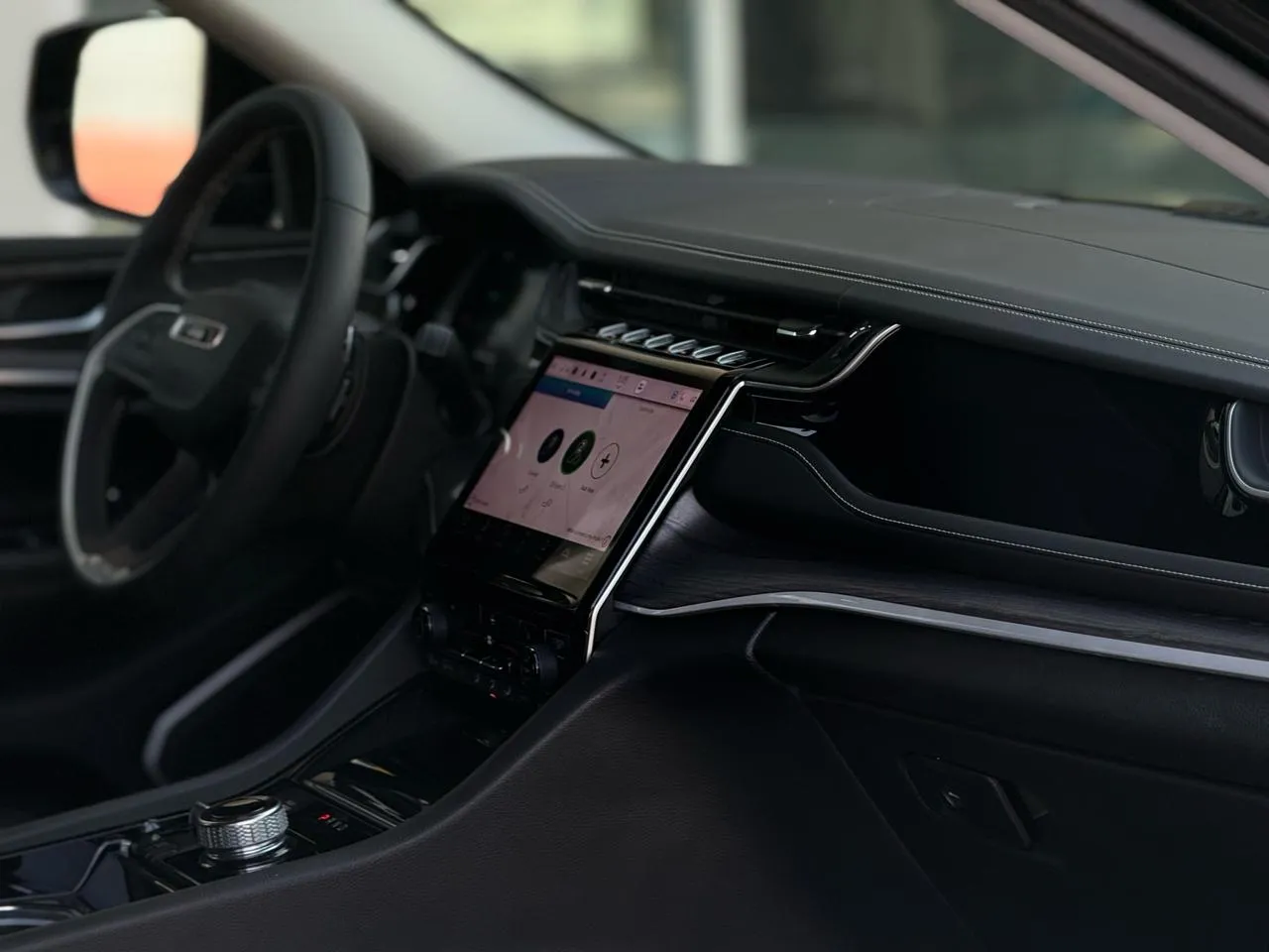 Jeep Grand Cherokee photo 12