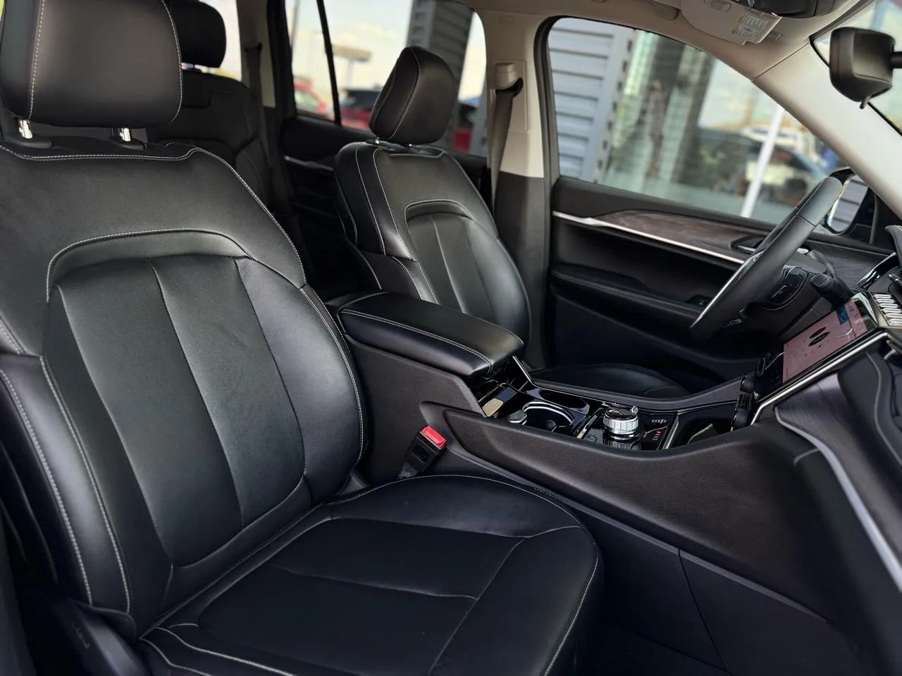 Jeep Grand Cherokee photo 13