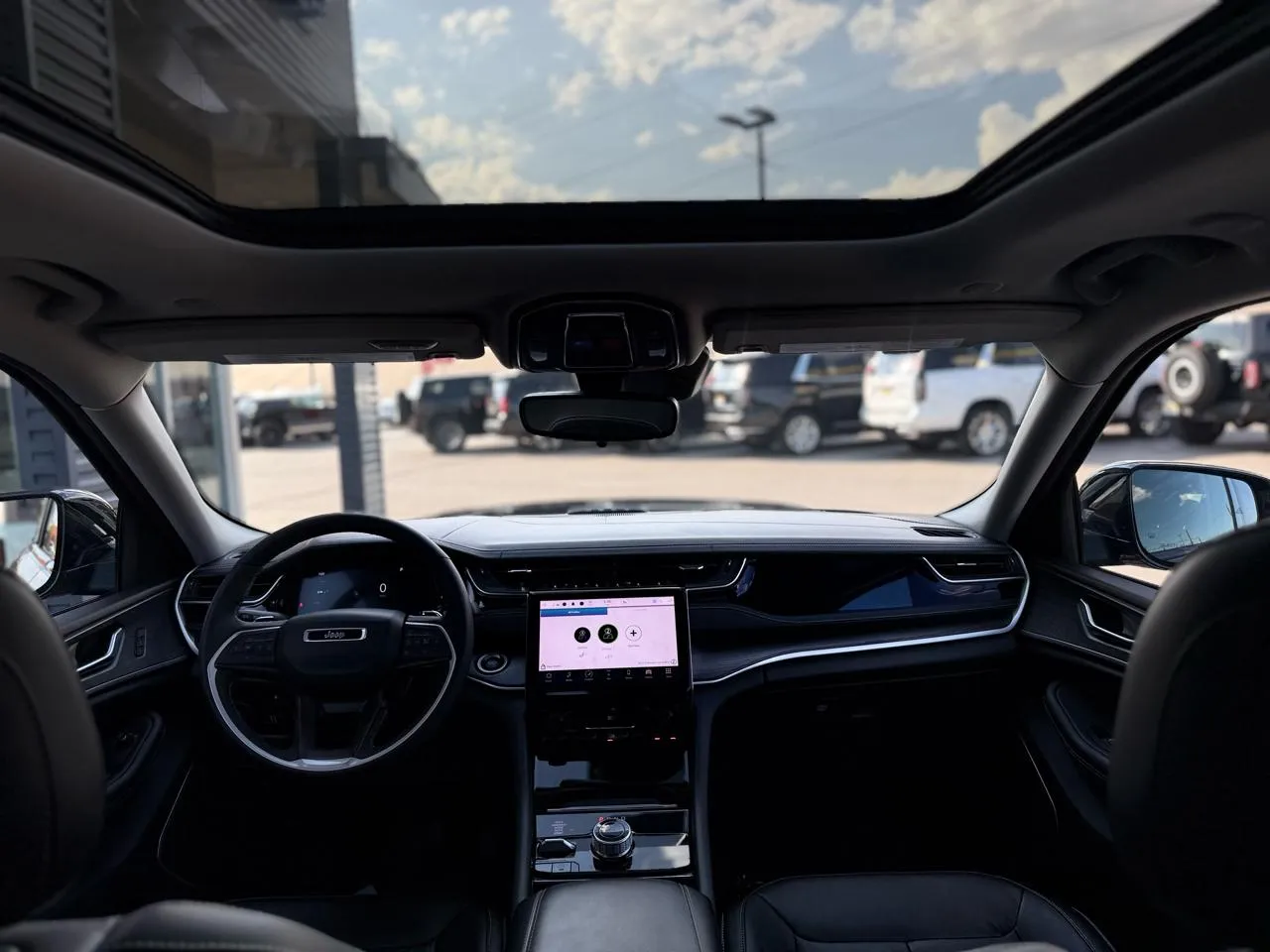 Jeep Grand Cherokee photo 19