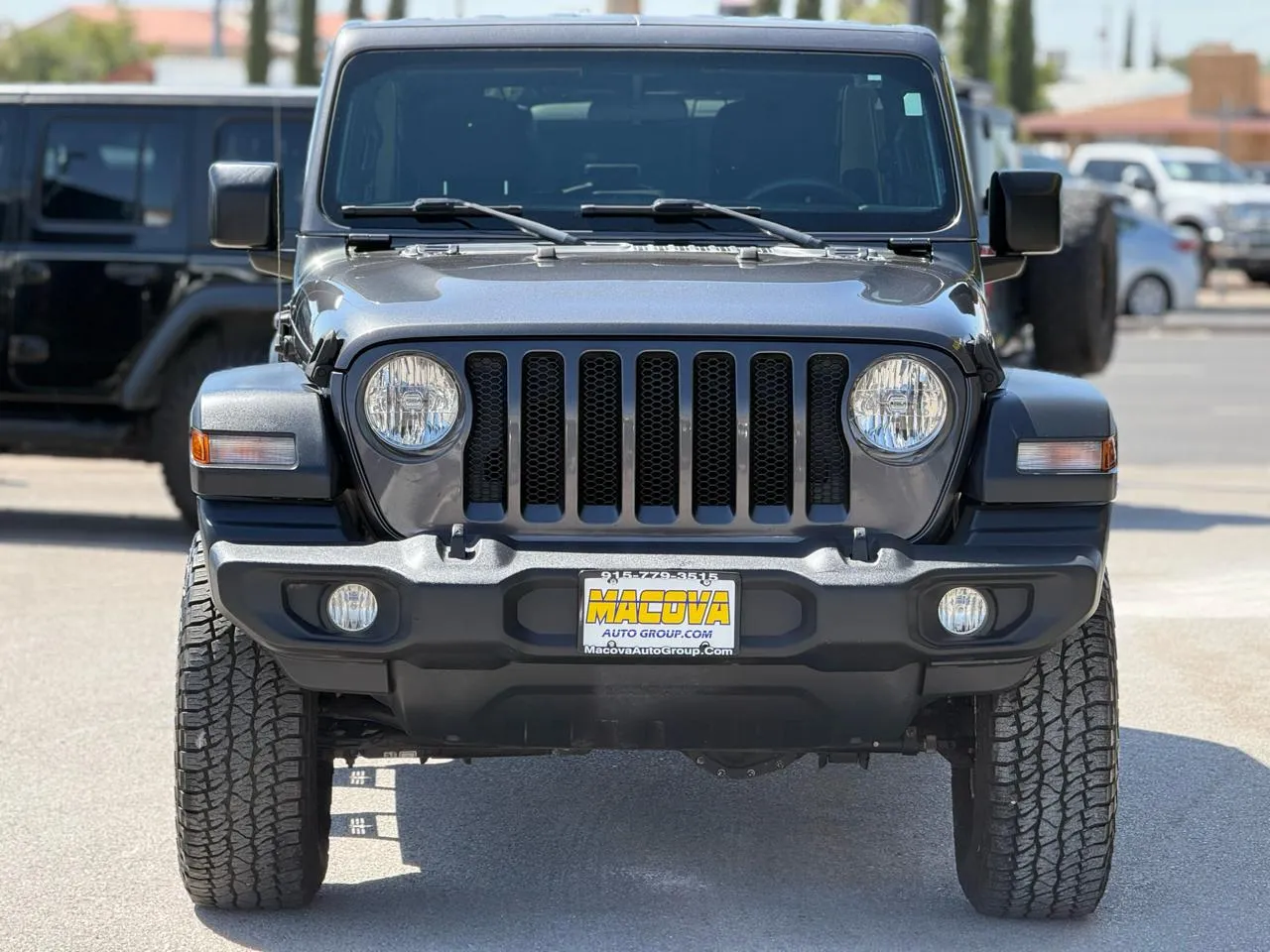 Jeep Wrangler photo 3