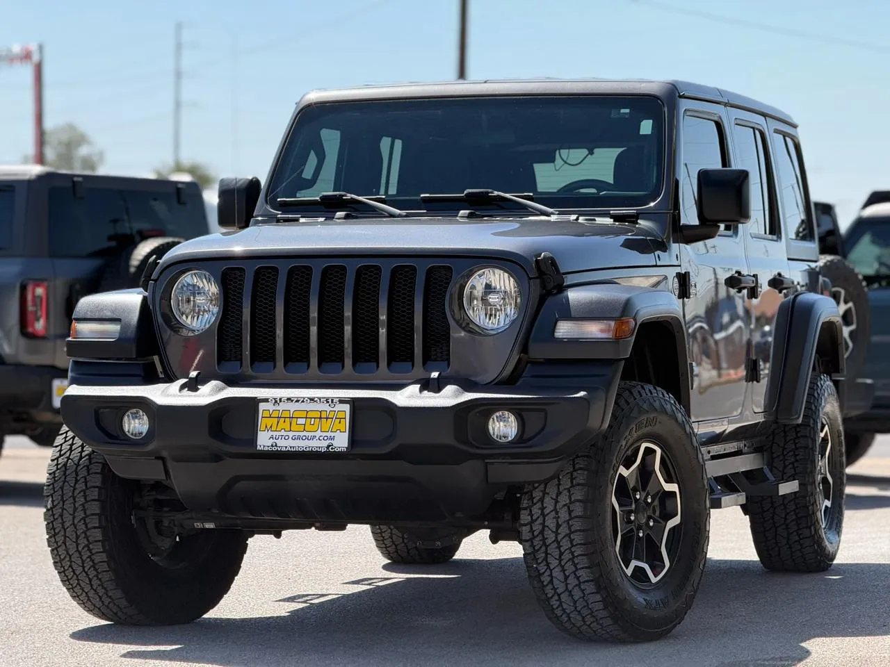 Jeep Wrangler photo 4