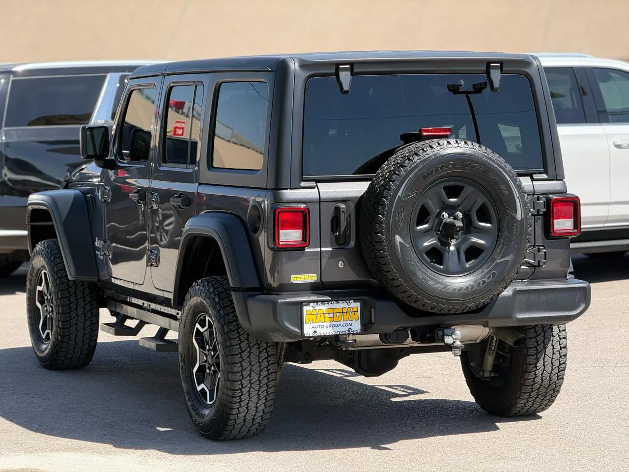 Jeep Wrangler photo 5