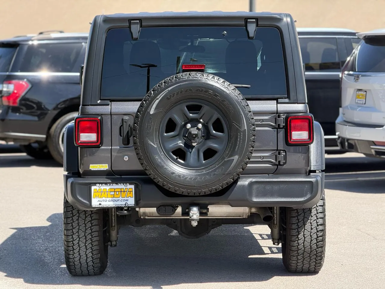 Jeep Wrangler photo 6