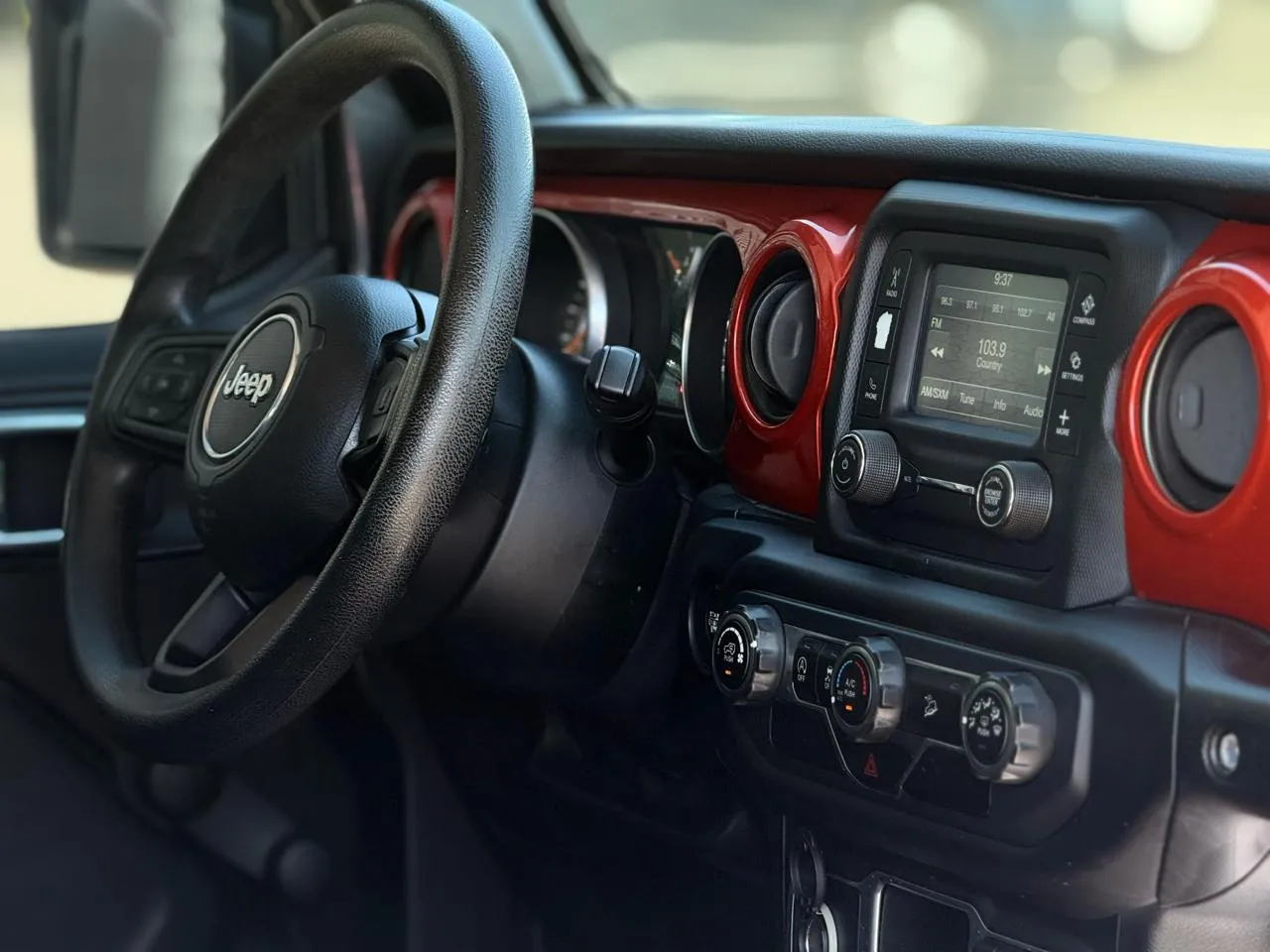 Jeep Wrangler photo 12