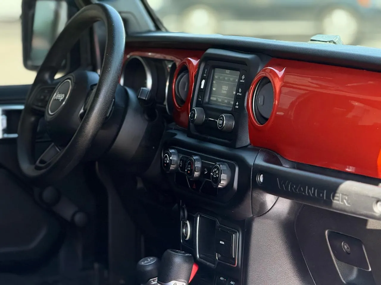 Jeep Wrangler photo 13