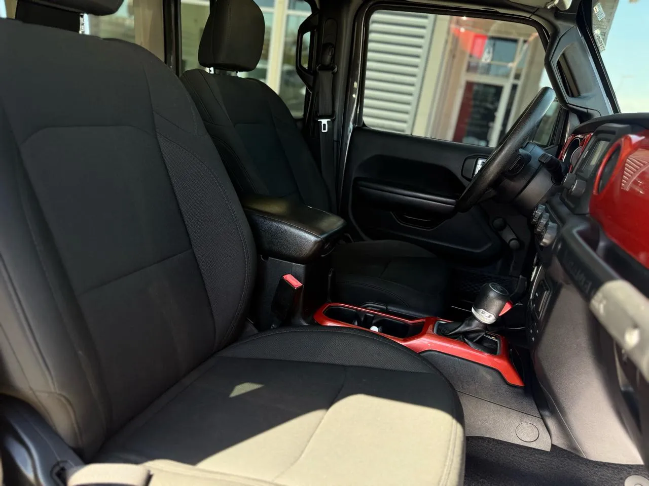 Jeep Wrangler photo 14