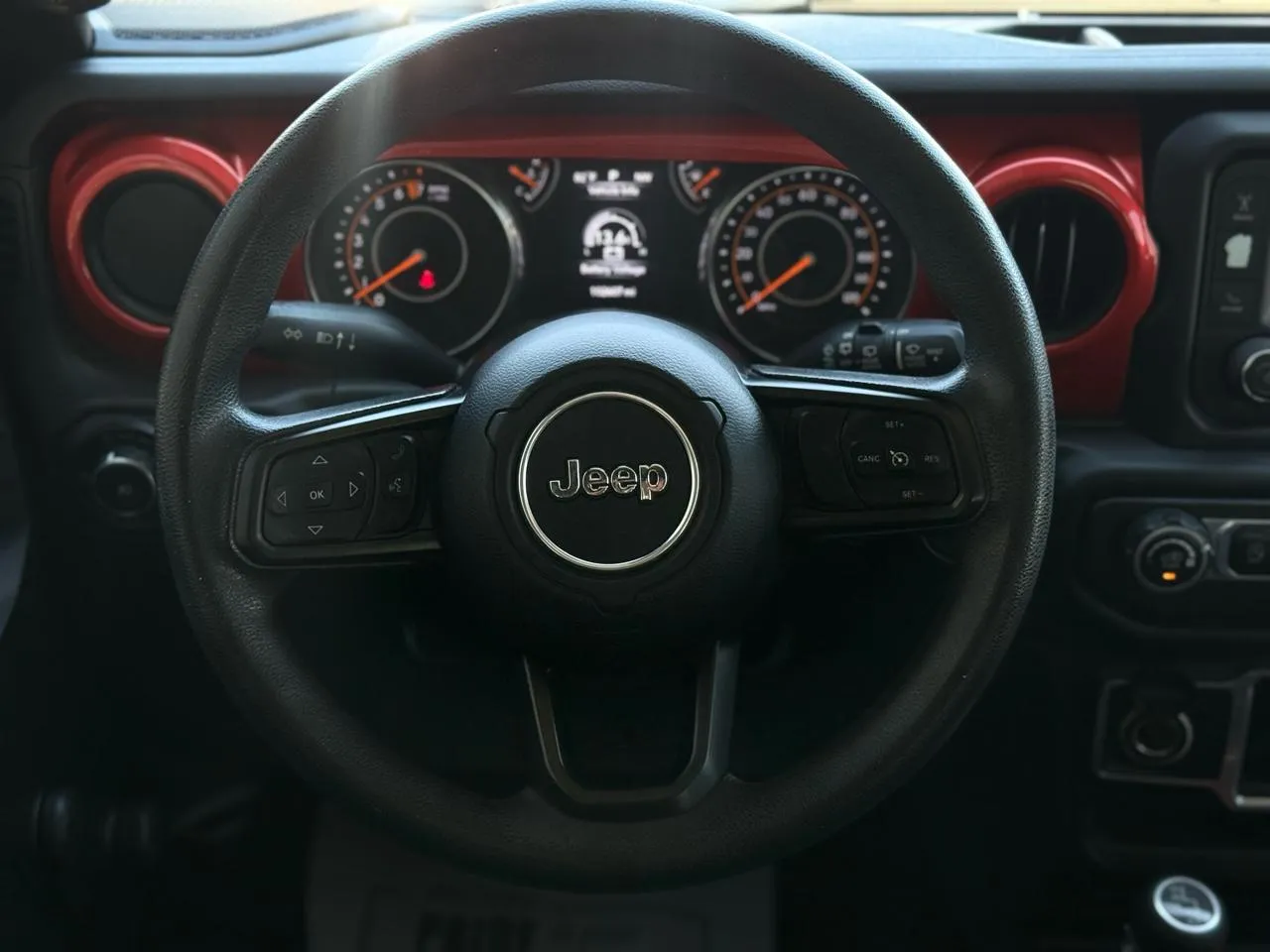 Jeep Wrangler photo 18