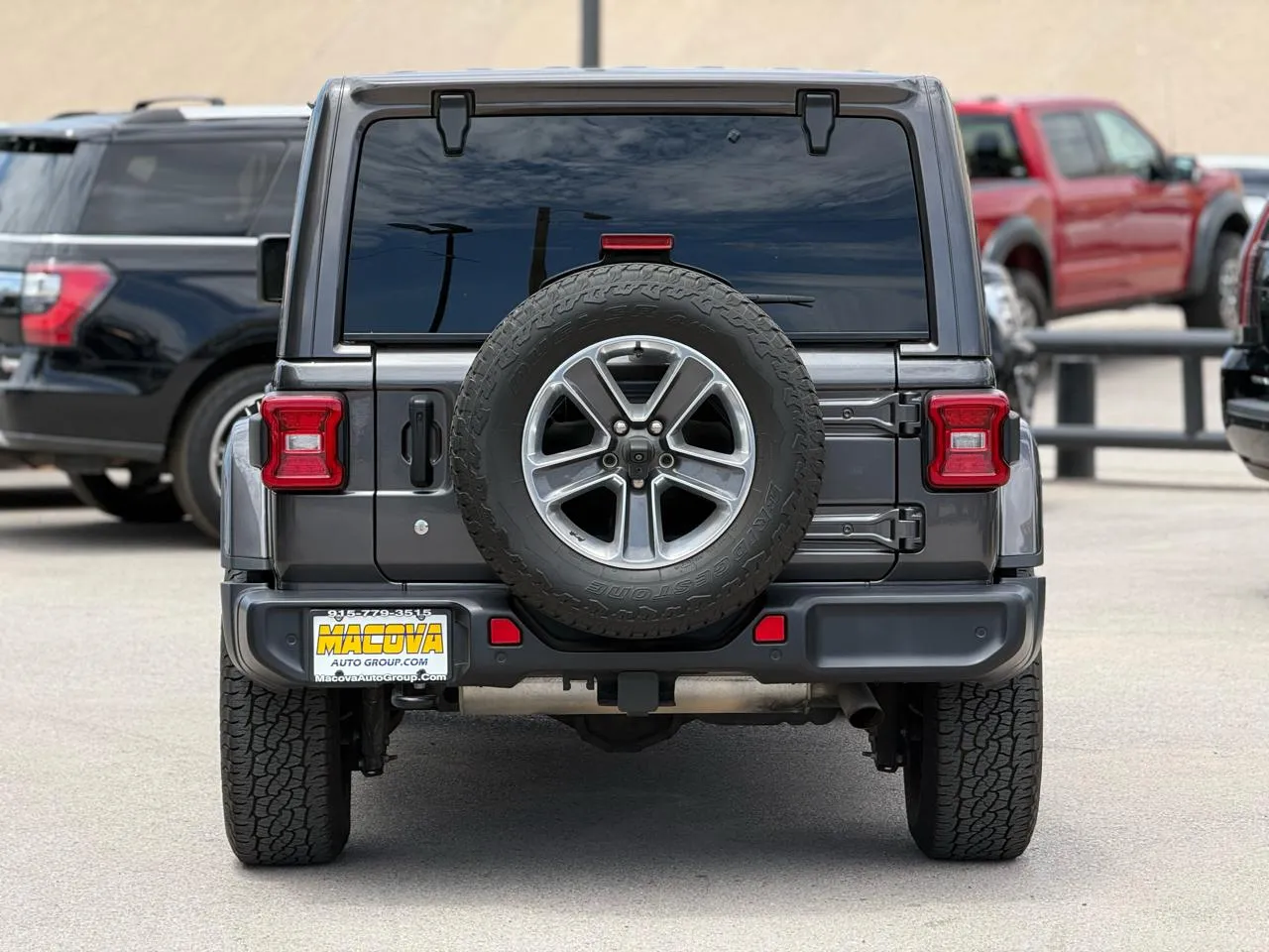 Jeep Wrangler photo 6