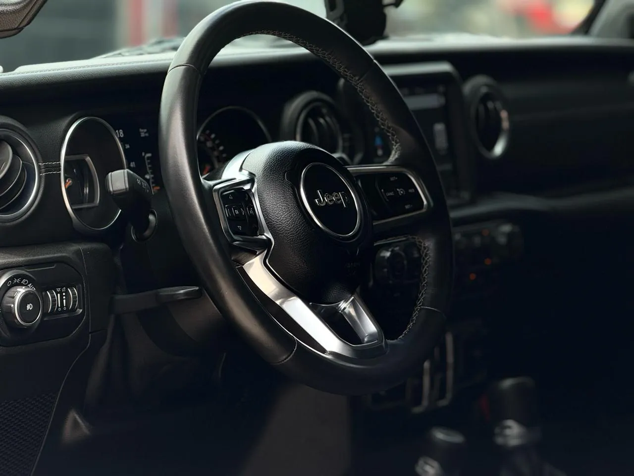 Jeep Wrangler photo 9