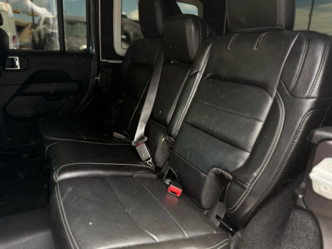 Jeep Wrangler photo 11