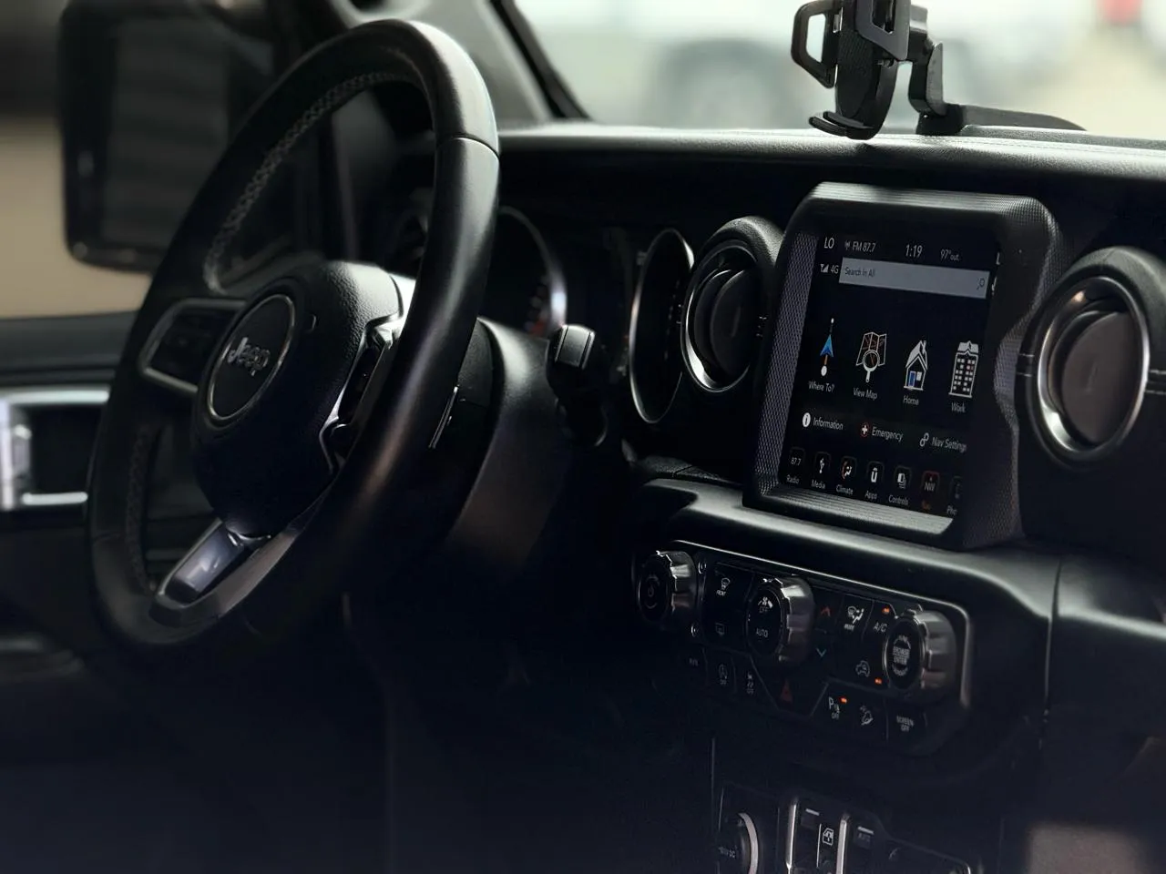 Jeep Wrangler photo 12