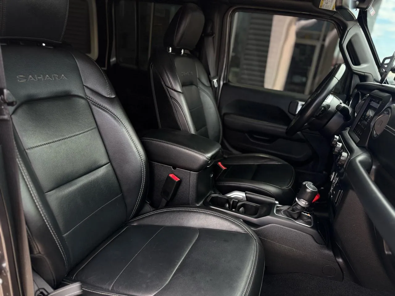Jeep Wrangler photo 14