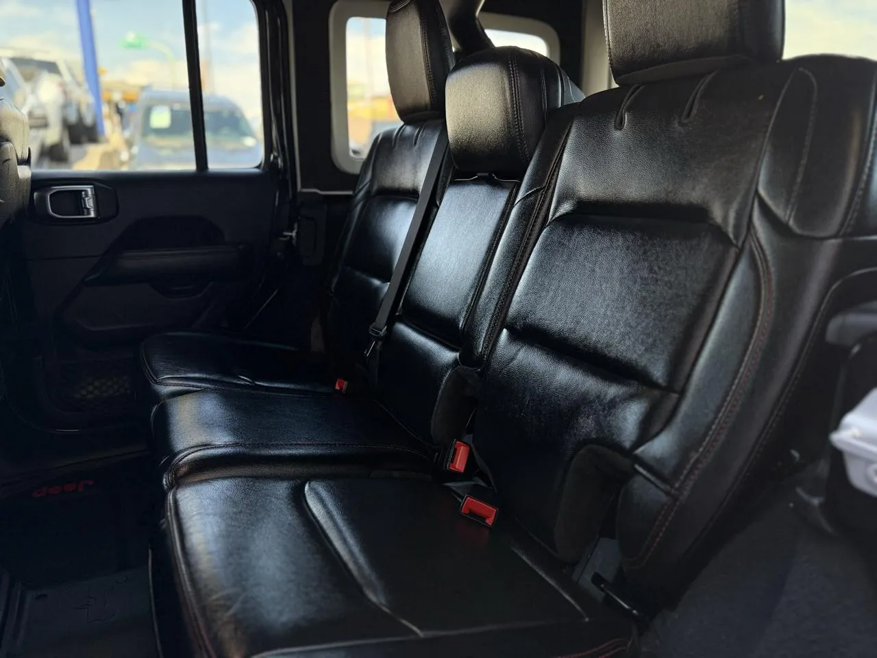 Jeep Wrangler photo 12