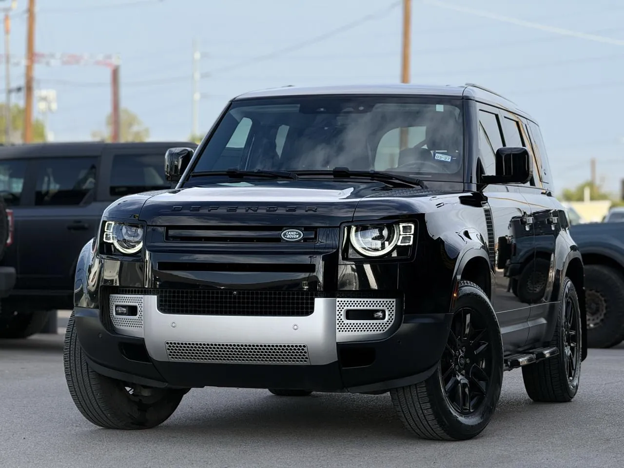 Land Rover Defender photo 4