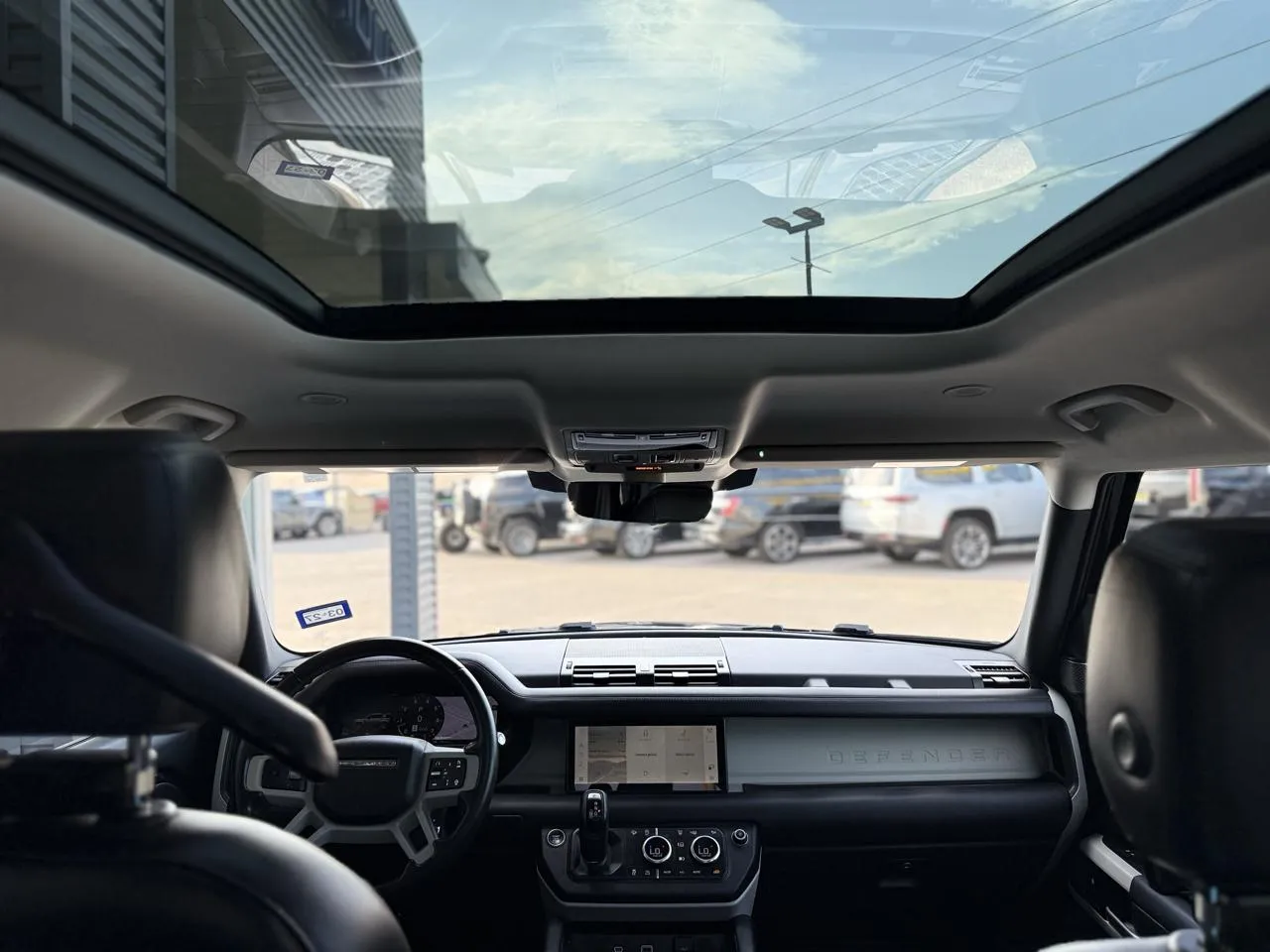 Land Rover Defender photo 21