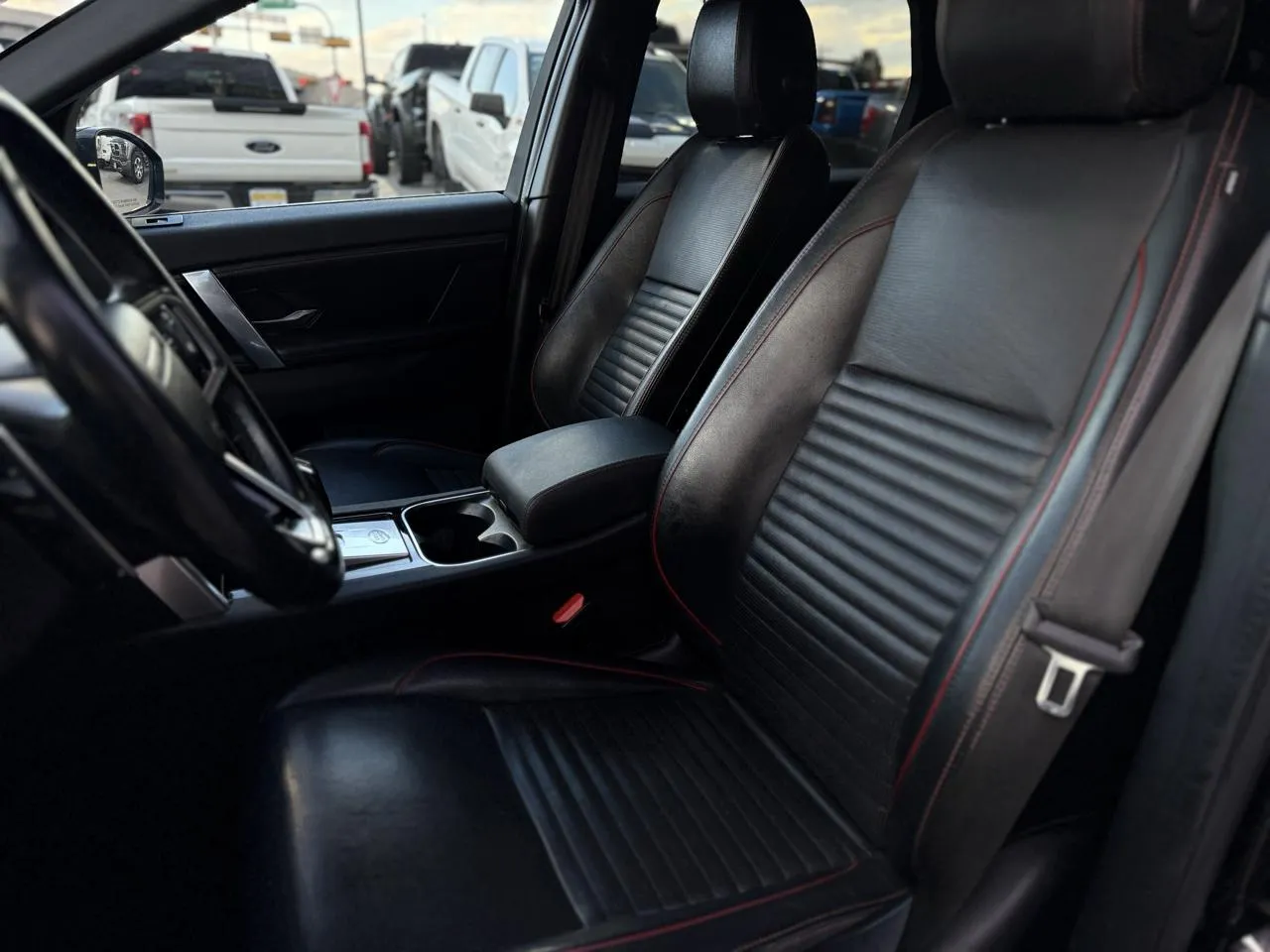 Land Rover Discovery Sport photo 9