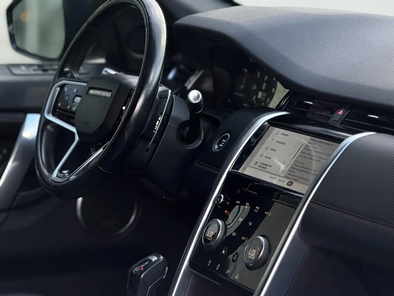 Land Rover Discovery Sport photo 11