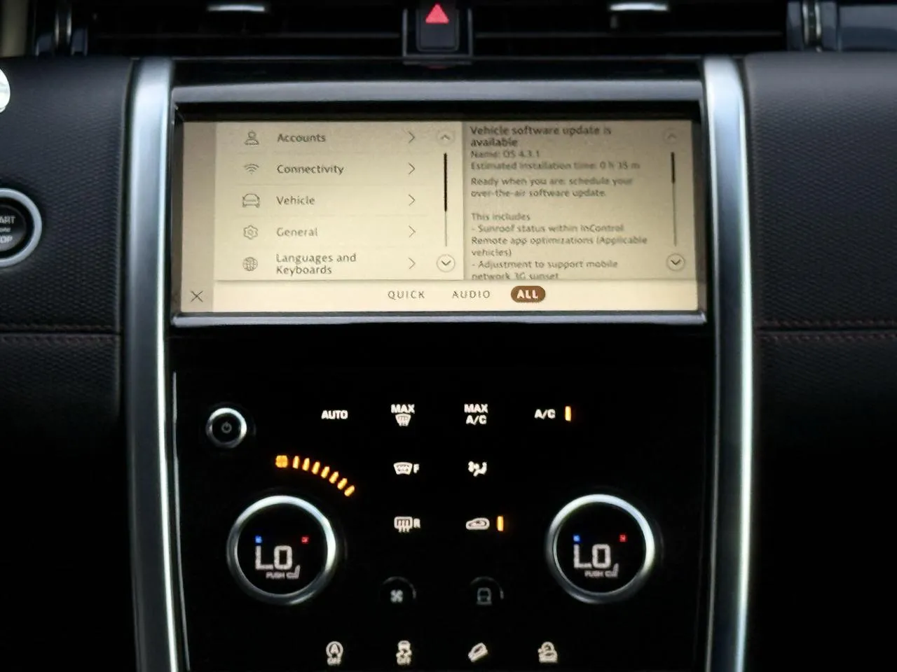 Land Rover Discovery Sport photo 16
