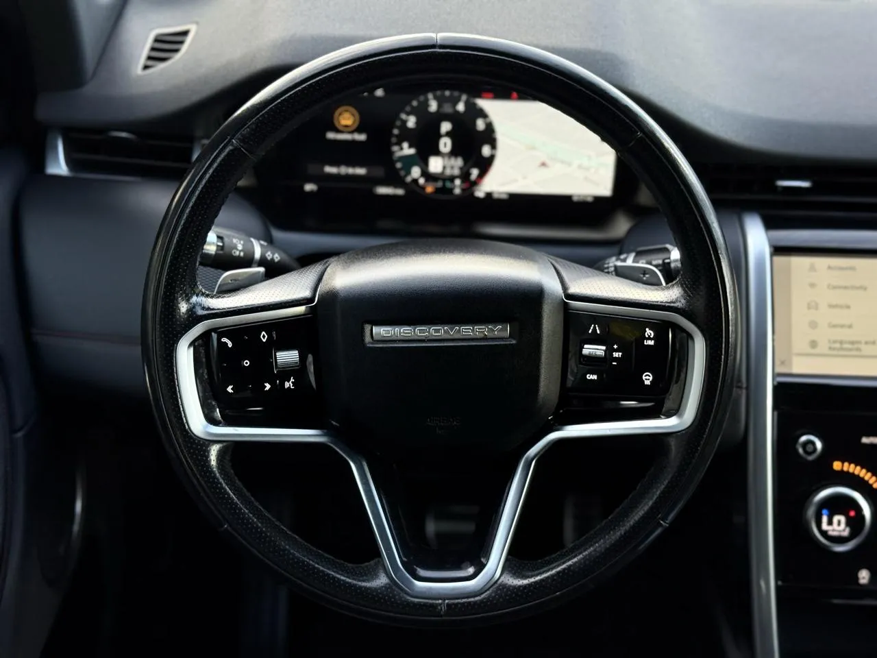 Land Rover Discovery Sport photo 17